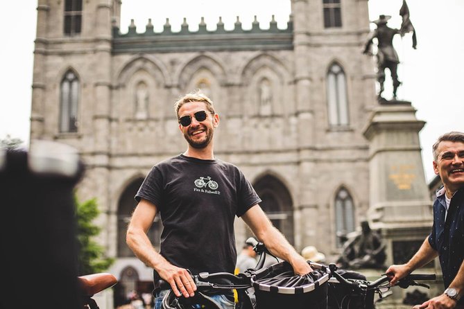 Bike / E-bike Tour : Downtown, Old Montreal, Waterfront by Fitz - Meeting near the Old Port, then getting set up