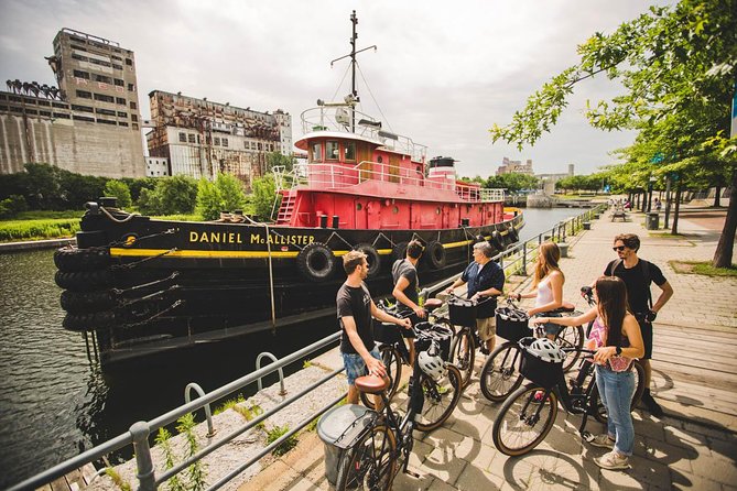 Bike / E-bike Tour : Downtown, Old Montreal, Waterfront by Fitz - The ride back and the pace of the group