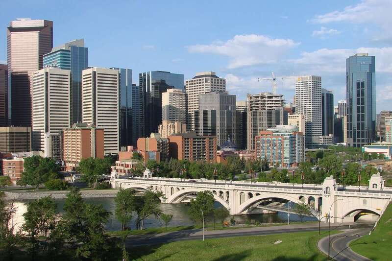 Calgary: 3.5-Hour Bus City Tour with Gasoline Alley Museum - Why this Calgary tour works well in a short visit