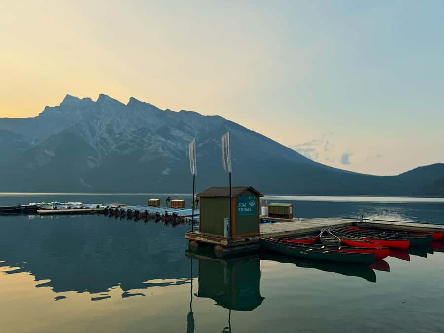 Calgary/Banff: Lake Louise, Moraine & Johnston Canyon Trip - What the Guides Add, and What They May Not