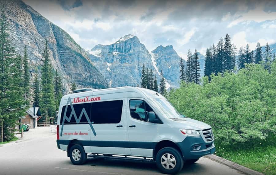 Calgary/Banff: Lake Louise, Moraine & Johnston Canyon Trip - Who Will Like This Tour Most