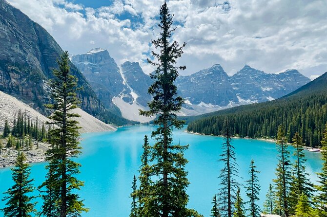 Calgary/Canmore/Banff: Moraine Lake & Lake Louise Return Shuttle - Lake Louise with time for a short walk