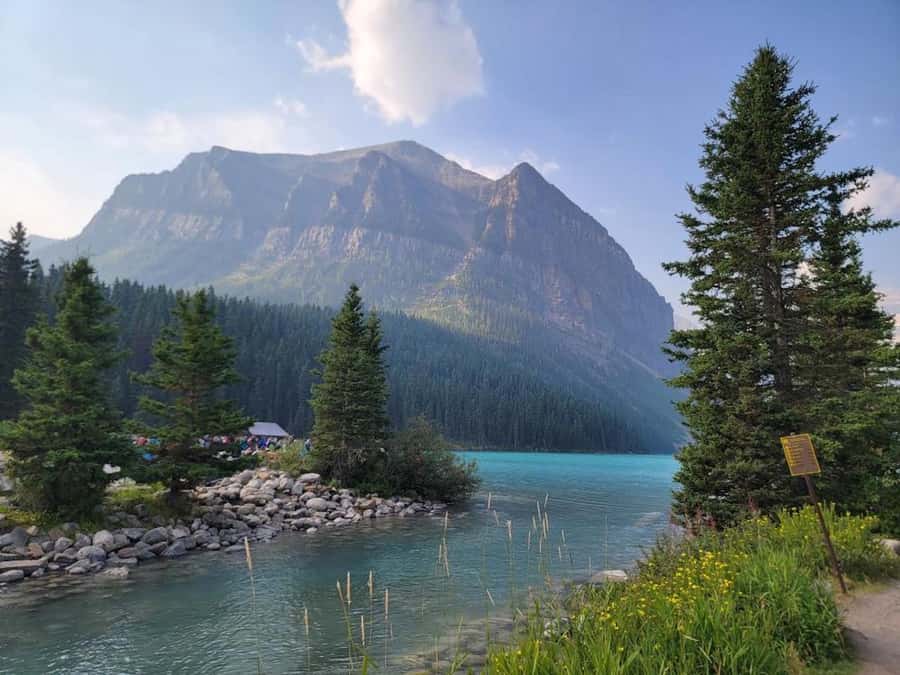Calgary/Canmore: Banff National Park & Lake Louise Day Trip - Summer sights: Lake Minnewanka and Two Jack Lake