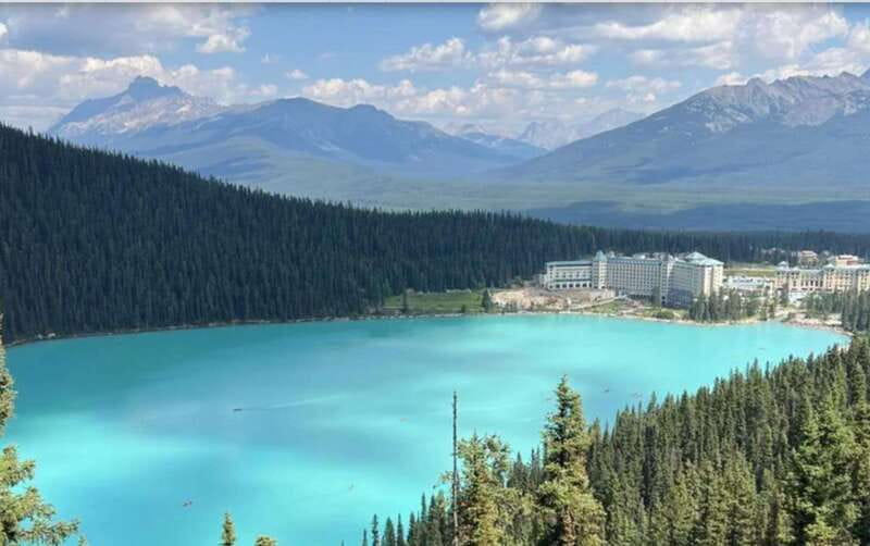 Calgary/Canmore: Lake Louise, Moraine Lake, & Banff Day Tour - Lake Louise: one hour beside the famous blue-green water