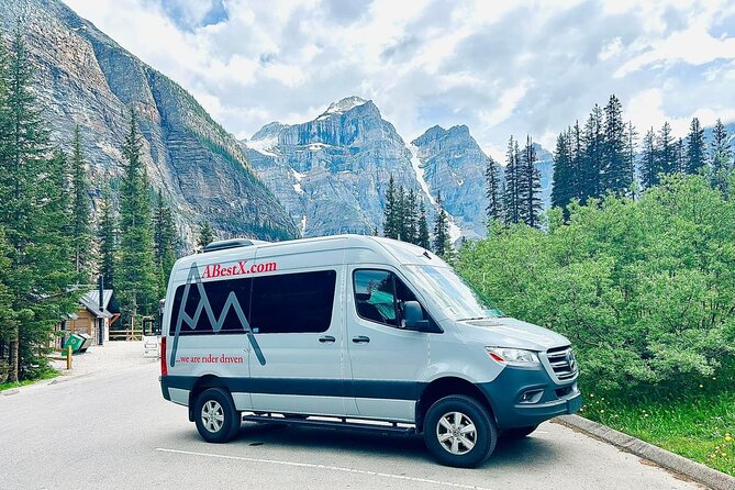 Calgary To: Lake Louise, Emerald Lake & Johnston Canyon (Shared) - An hour in downtown Banff before returning