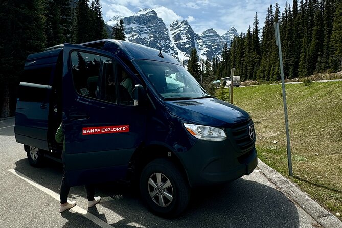 Calgary YYC Airport: Hassle-free Private Transfer to Lake Louise - What the vehicle experience is likely to feel like