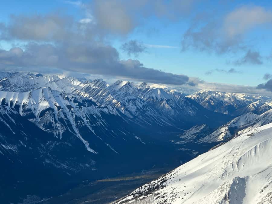 Canmore: 25-Minute Three Sisters Helicopter Tour - Why the Three Sisters make a strong opening