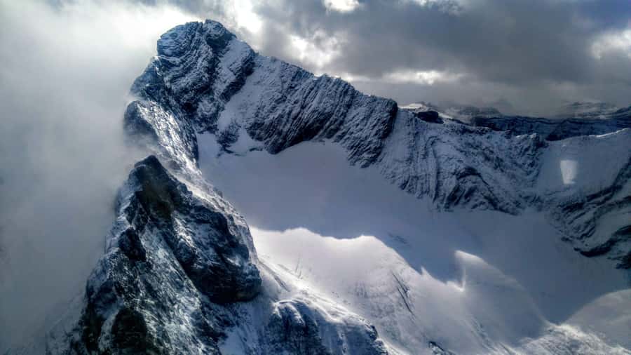 Canmore: 25-Minute Three Sisters Helicopter Tour - The Goat Range and Sundance Range