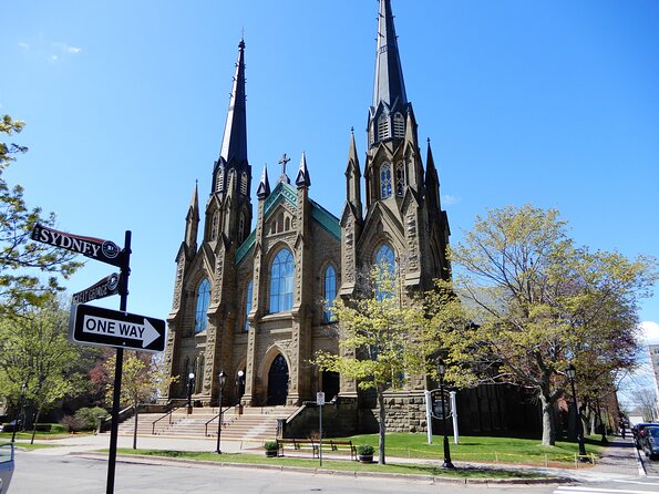 Charlottetown Small Group Walking Tour With Province House - Province House and the story of Confederation