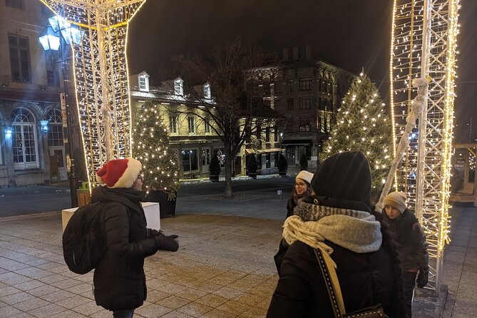 Christmas Walking Tour in Old Montreal - Bonsecours Market and the final stop