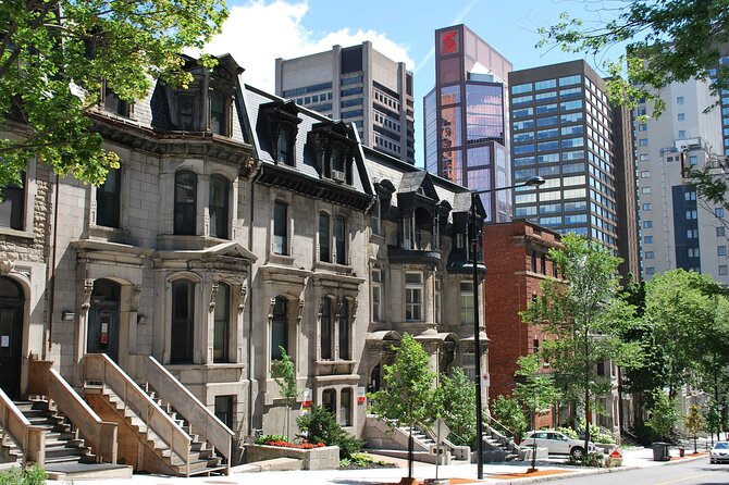 City tour; Like a Montrealer - Place du Canada and Dorchester Square: a strong starting point