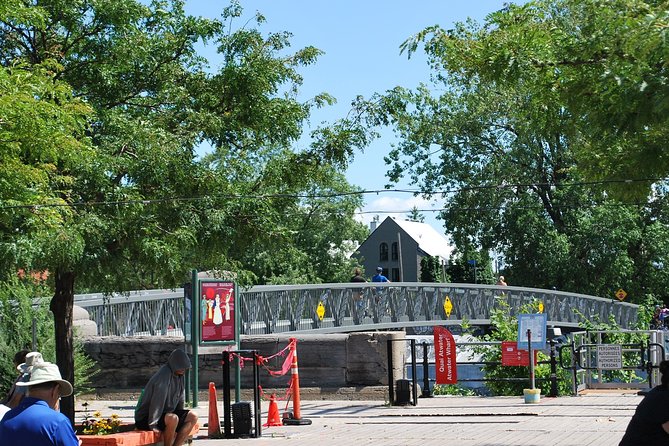 City tour; Like a Montrealer - Taking the Metro to Atwater Market