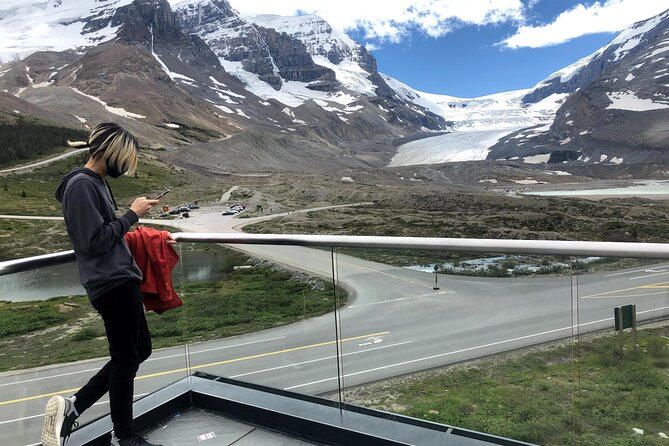 Columbia Icefield Glacier Adventure Day Tour from Calgary/ Banff - Peyto Lake rewards a quick stop