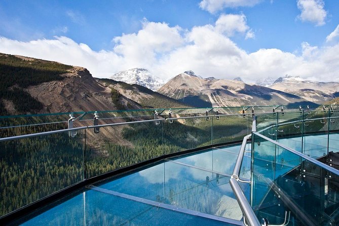 Columbia Icefield Tour with Glacier Skywalk from Jasper - The Glacier Skywalk: a different view of the valley