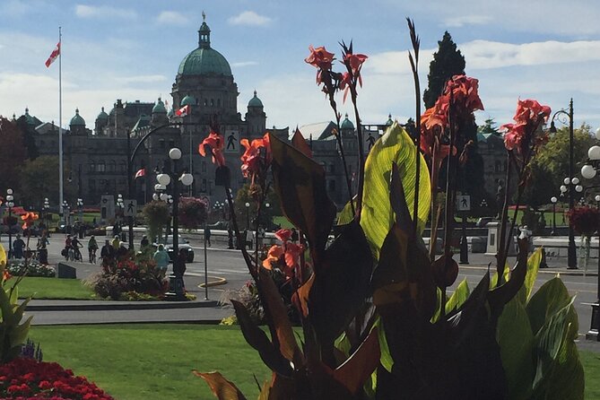 COMBO Victoria City Tour & Butchart Gardens & Entry Tix - The 35-minute ride to Butchart Gardens