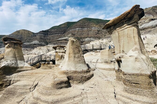 Day of Dinosaurs & Hoodoos from Calgary to Drumheller Badlands - Why Calgary’s Badlands Make a Worthwhile Day Trip