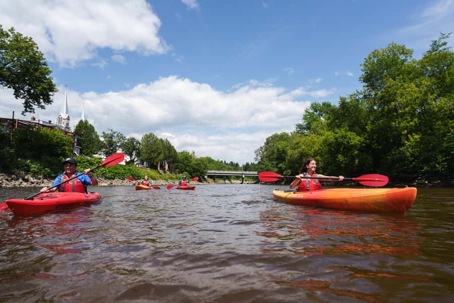 Descent of the Gouffre River in Baie-St-Paul, Charlevoix - La Familiale - Choosing the right kayak for your group