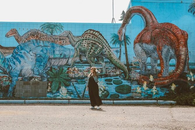 Dinosaurs, Canyons & Ghost Towns: Ultimate Drumheller Day Tour - Drumheller for two hours: town, food, and dinosaur sights