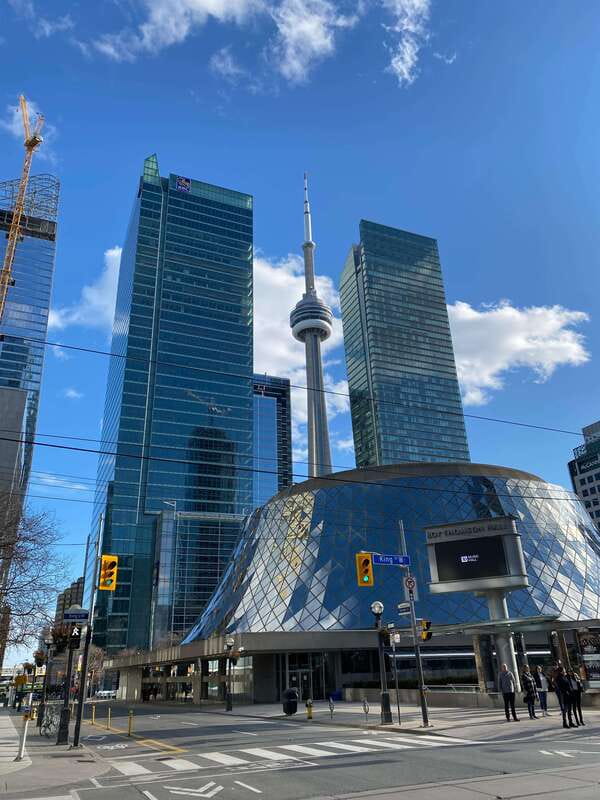 Downtown Toronto: Walking tour experience. English/Spanish - Who gets the most value from the $54 price