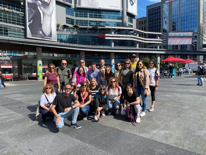 Downtown Toronto: Walking tour experience. English/Spanish - The Distillery District’s brick streets and old Toronto feel