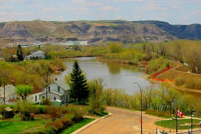 Drumheller Dinosaur Valley & Horseshoe Canyon Adventure Day Tour - Why Drumheller makes a memorable day from Calgary