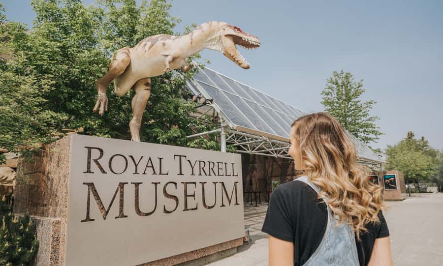 Drumheller: Dinosaurs, Canyons, & Hoodoos Day Tour - Two hours with Alberta’s dinosaur story