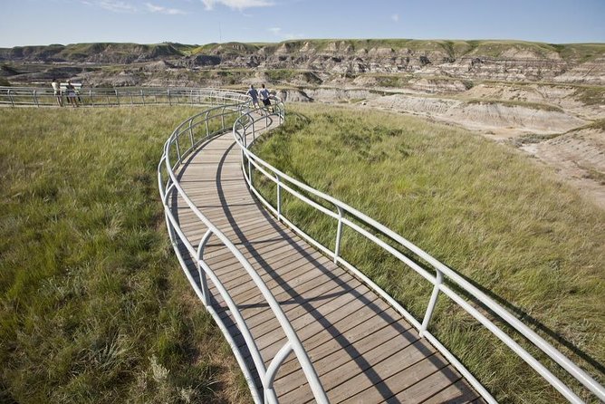 Drumheller: Royal Tyrrell Museum, Hoodoos and Horseshoe Canyon - A Quick Stop for Tyra, the Giant Dinosaur