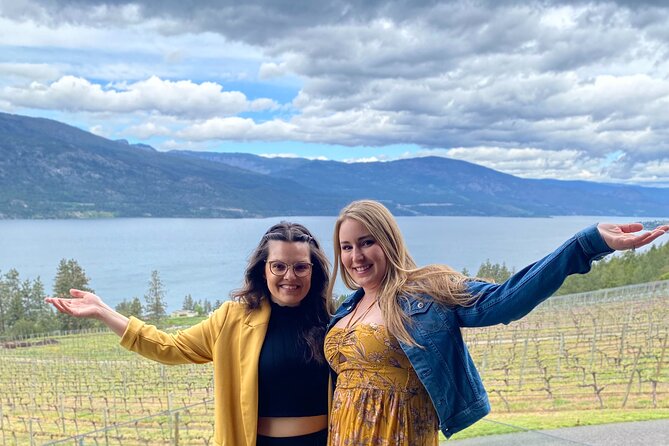 East Kelowna Full Day Guided Wine Tour With 5 Wineries - The guides and the small-group feel