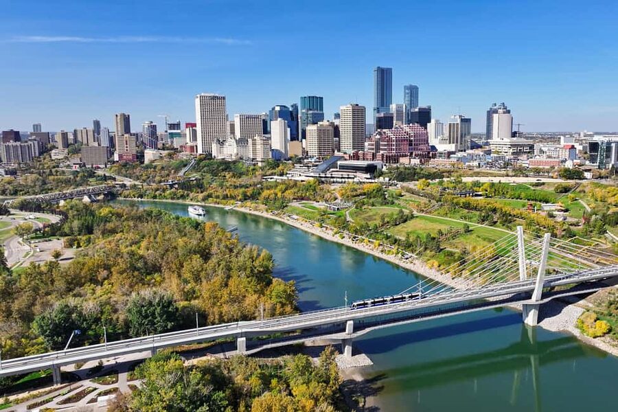 Edmonton: City Highlights Walking Tour | 3-Hour - The river valley supplies the breathing room