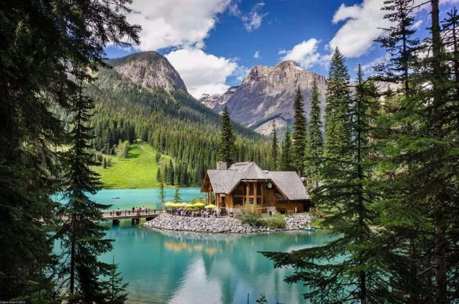 Emerald Lake, Lake Louise, Johnston Lake & Banff Gondola - Emerald Lake offers a different kind of mountain setting