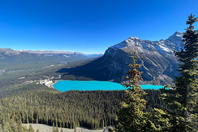 Explore Moraine Lake, Banff, Lake Louise & Minnewanka - Two hours for Banff Avenue and lunch