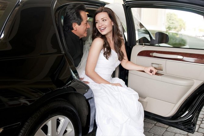Fixed Price :- Private Transfers Niagara falls Hotel OR Pearson Toronto Airport - A Private Vehicle That Fits Your Group