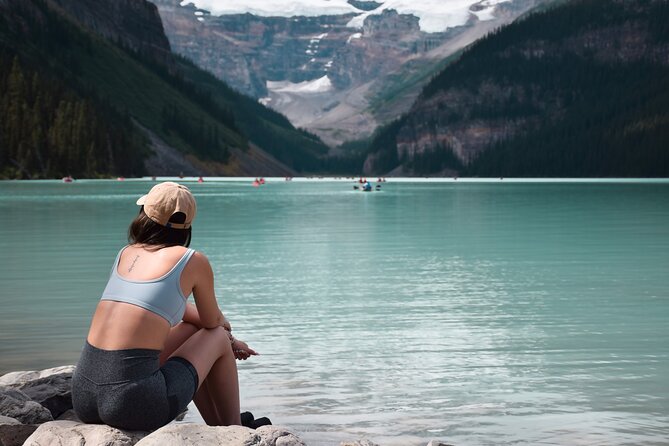 From Banff: Affordable Moraine Lake and Lake Louise Shuttle Bus - What the 56-person capacity means