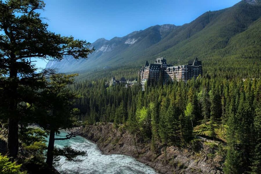 From Banff: Banff Wildlife & Scenic Highlights Premium Tour - Who should book it
