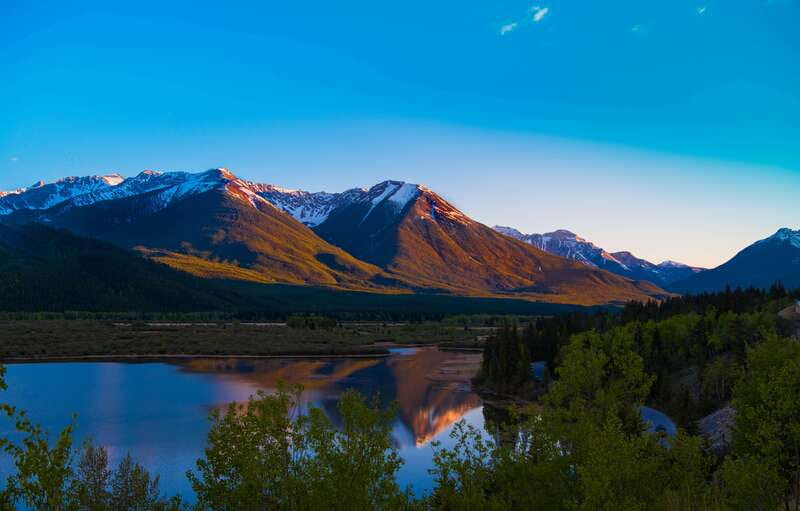 From Banff/Canmore: Deep 1 Day Tour in Banff National Park - Lunch and free time in Banff