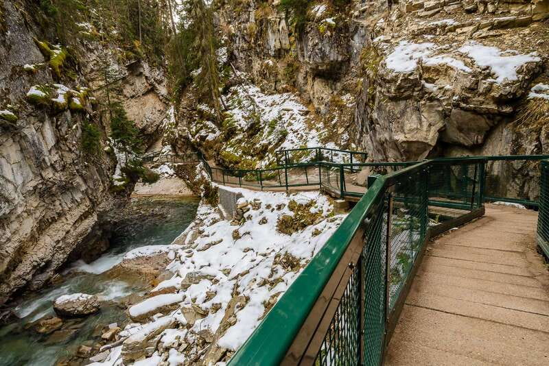 From Banff: Johnston Canyon Guided Icewalk - Key points to know before booking