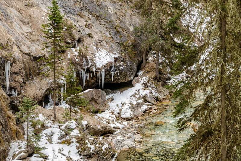 From Banff: Johnston Canyon Guided Icewalk - From Mount Royal Hotel to the canyon