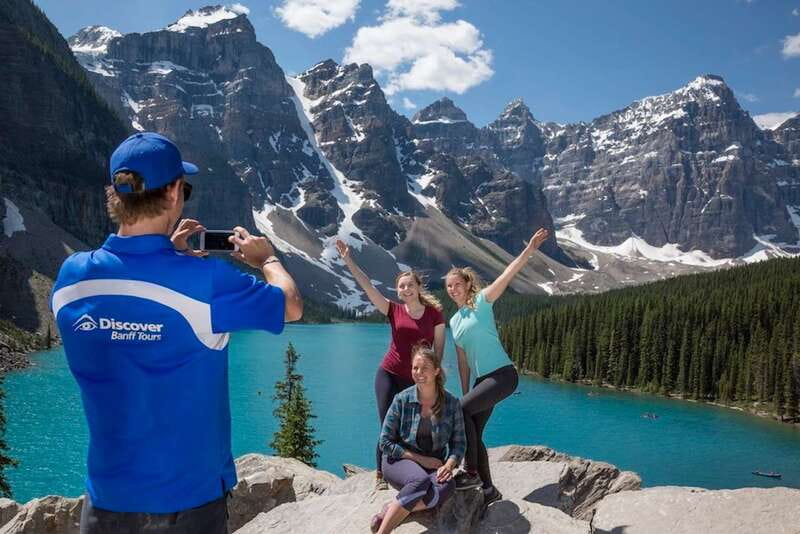 From Banff: Lake Louise and Moraine Lake Sightseeing Tour - Two famous lakes, one practical half-day