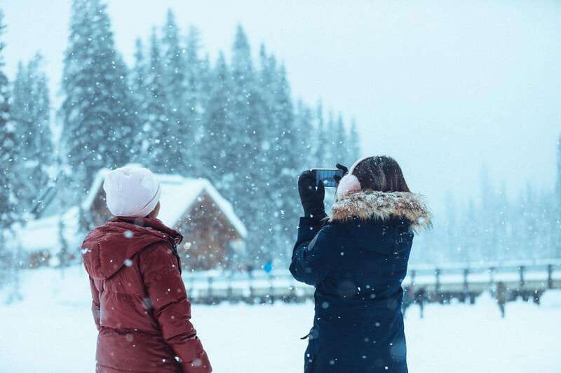 From Banff: Lake Louise & Yoho Full Day Tour - S’mores, local snacks, and hot chocolate