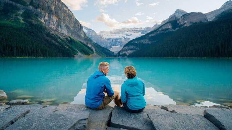 From Banff: Louise & Moraine Lake Guided Hiking Day Trip - A picnic that makes the stop feel useful