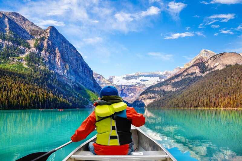 From Banff: Moraine Lake & Lake Louise Tour - Moraine Lake before the busiest hours