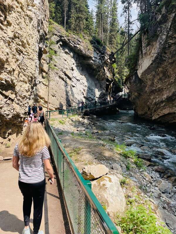 From Calgary: Banff, Moraine Lake and Lake Louise Tour - Is $101 a fair price?