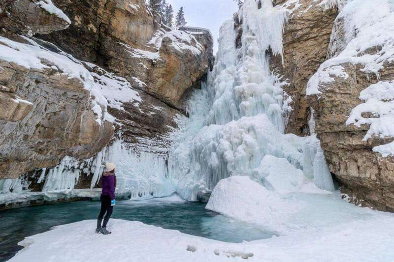From Calgary: Banff, Moraine Lake and Lake Louise Tour - Banff Avenue is your practical town break