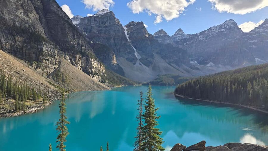 From Calgary/Banff: Moraine Lake & Lake Louise Half-Day Tour - Why this two-lake tour makes sense
