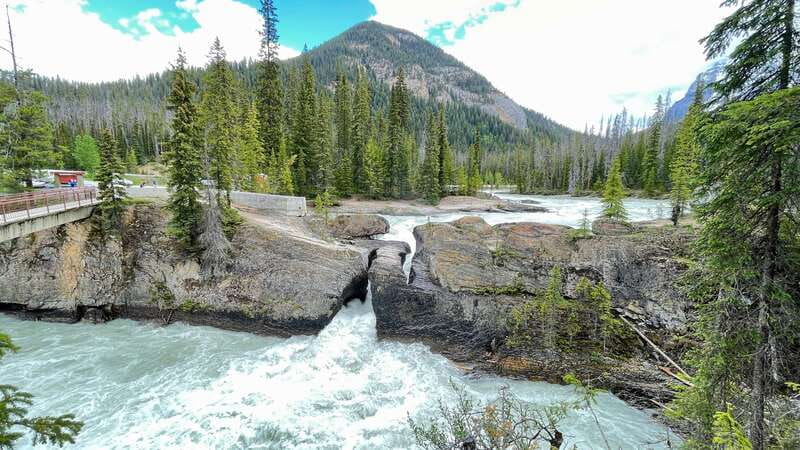 From Calgary: Banff & Yoho National Parks Private Day Tour - Guides, vehicle comfort, and the private format