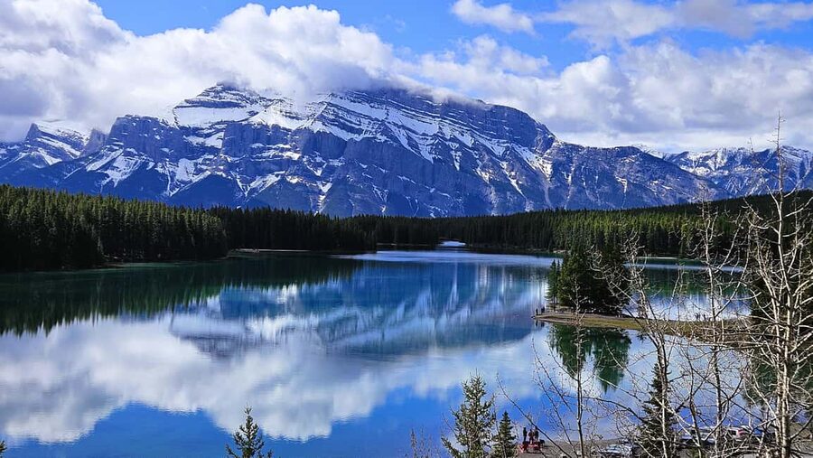 From Calgary/Canmore: Banff National Park Premium Day Trip - Why the guide makes the long drive easier