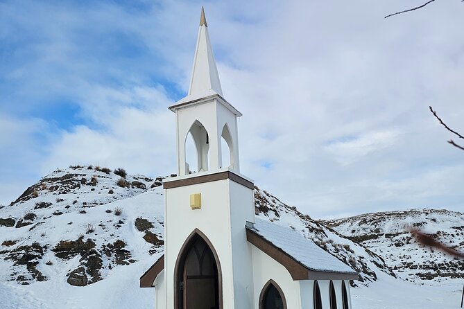 From Calgary: Drumheller Badlands Private Tour (Small Group) - Small pauses at the Little Church and Interpretive Trail