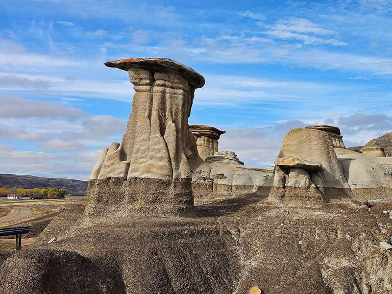 From Calgary: Drumheller Private Tour, Full day sightseeing - Horseshoe Canyon Starts the Day with Wide Views