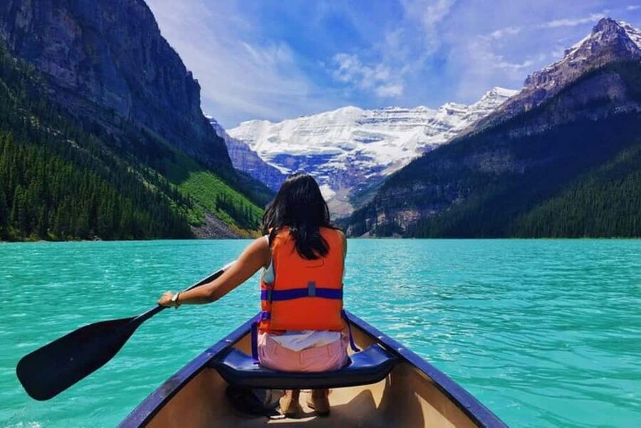 From Calgary: Explore 4 Stunning Lakes in Banff & Yoho - Four blue lakes, one very long day