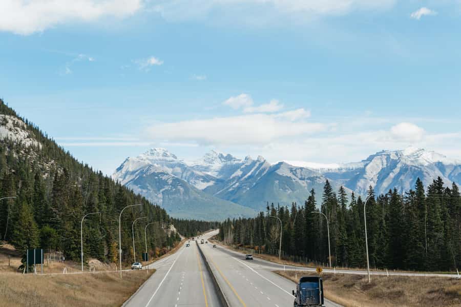 From Calgary: Private Banff National Park Day Trip - Tunnel Mountain Drive, Lake Minnewanka, and Two Jack Lake